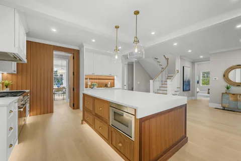 $4,295,000 | 83 Old Mail Road, North Chatham, MA 02650