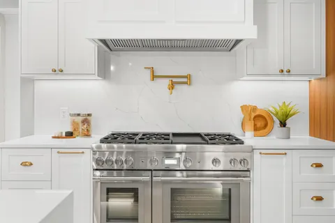 $4,295,000 | 83 Old Mail Road, North Chatham, MA 02650