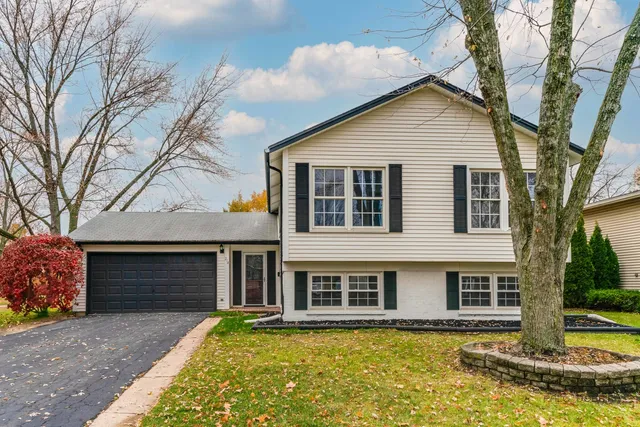 $674,000 | 214 West Hintz Road, Arlington Heights, IL 60004