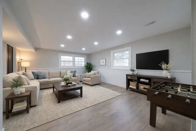 $674,000 | 214 West Hintz Road, Arlington Heights, IL 60004