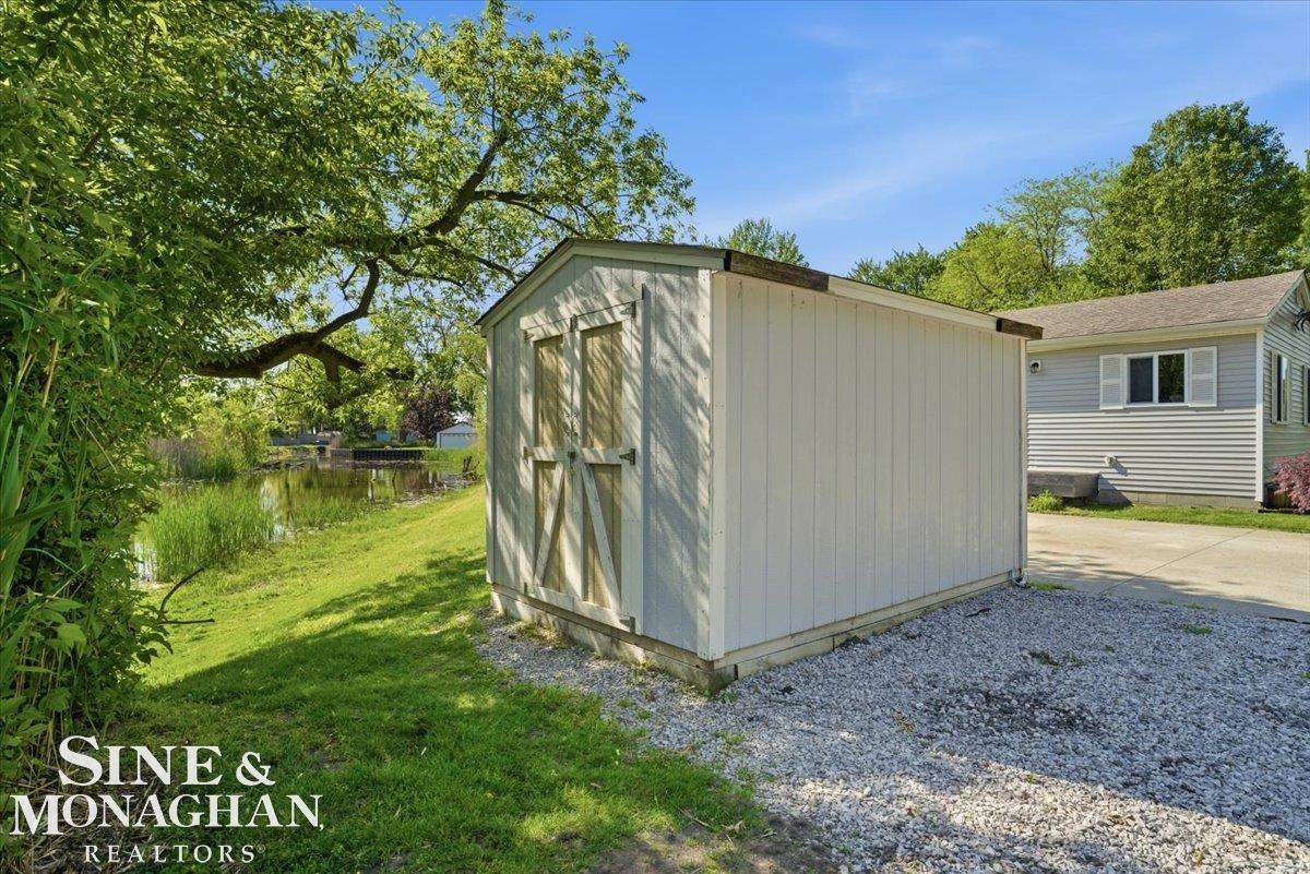 2122 Michigan Street Algonac, MI 48001 - Photo 31 of 40