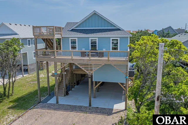 $899,000 | 40228 East Sunfish Court, Avon, NC 27915