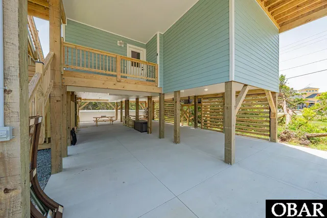 $899,000 | 40228 East Sunfish Court, Avon, NC 27915