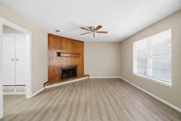 $800 | 7406 Waco Avenue, Unit B, Lubbock, TX 79423