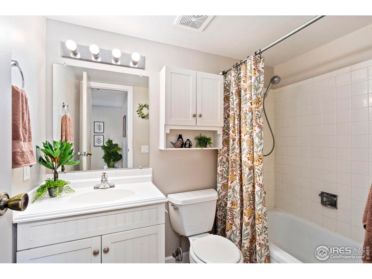 1705 Heatheridge Road, Unit H203 Fort Collins, CO 80526 - Photo 16 of 30 Full Bath