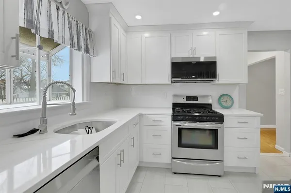 $649,000 | 14 Passaic Avenue, Hasbrouck Heights, NJ 07604