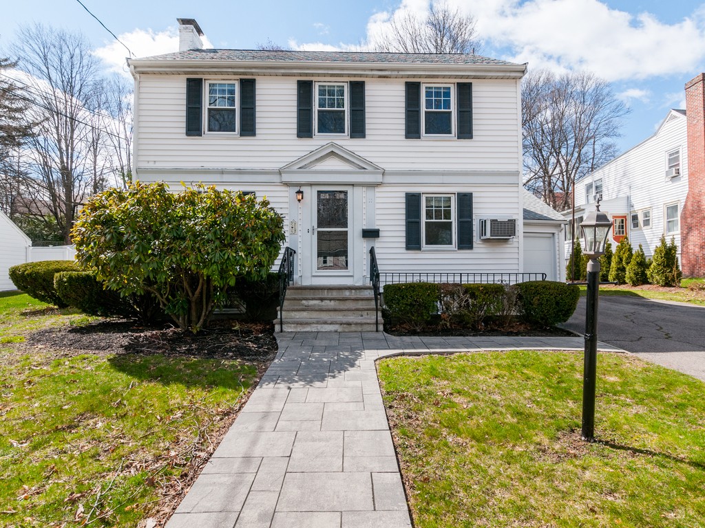 37 Landon Road Milton, MA 02186 - Photo 1 of 26 Gallery Image 1