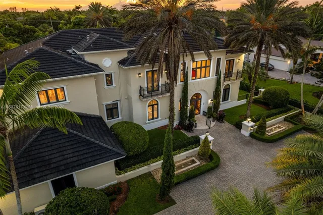 $6,490,000 | 12110 Southwest 60th Court, Pinecrest, FL 33156