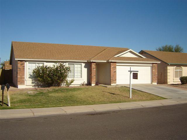 2056 East Temple Court Gilbert, AZ 85296 - Photo 2 of 9 Front