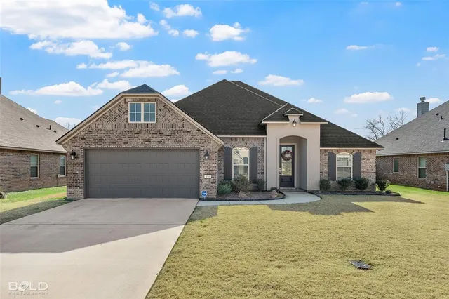 $329,900 | 818 Abita Chase, Bossier City, LA 71111