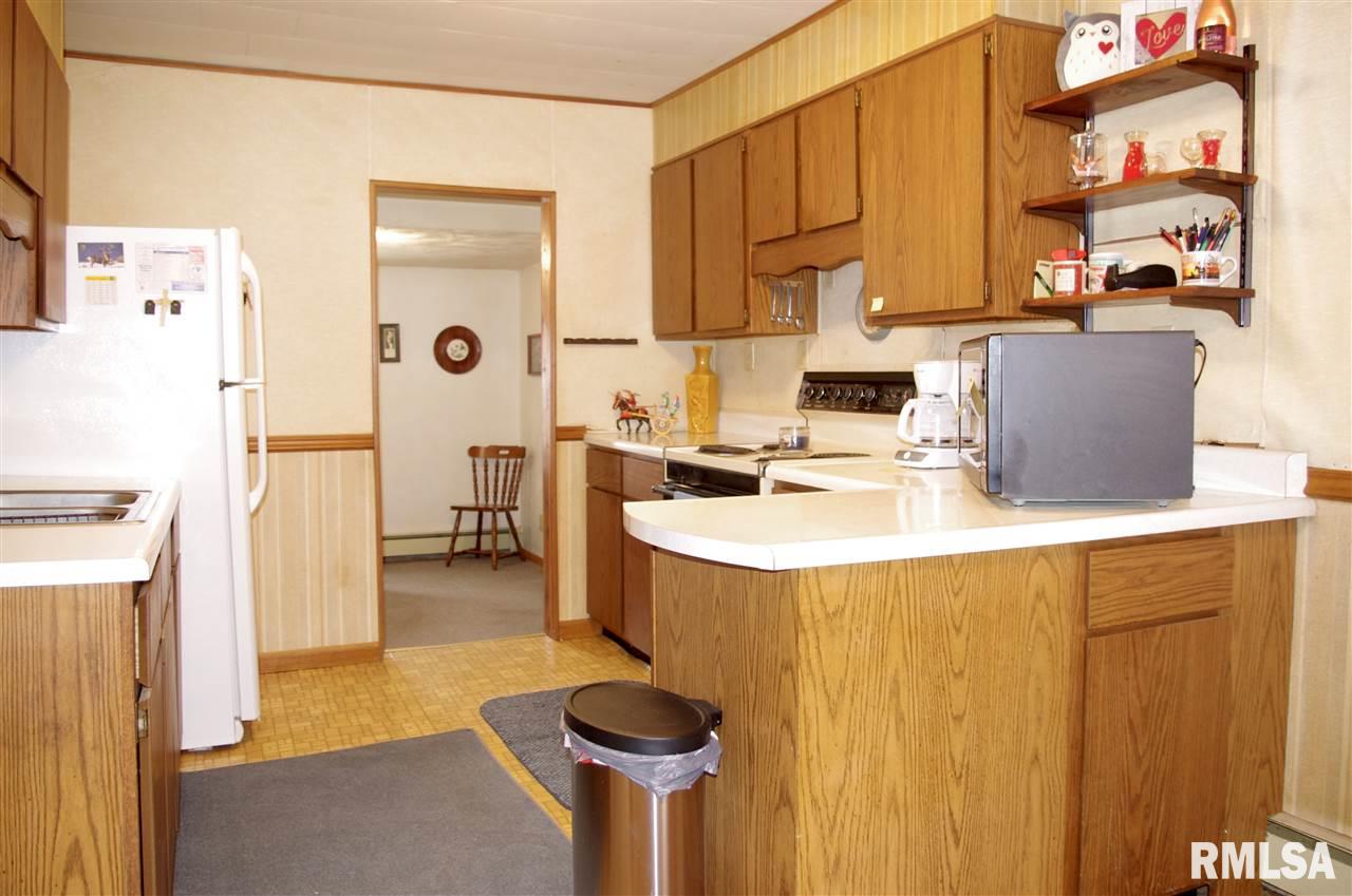 30 South Quail Walk Road Macomb, IL 61455 - Photo 5 of 36