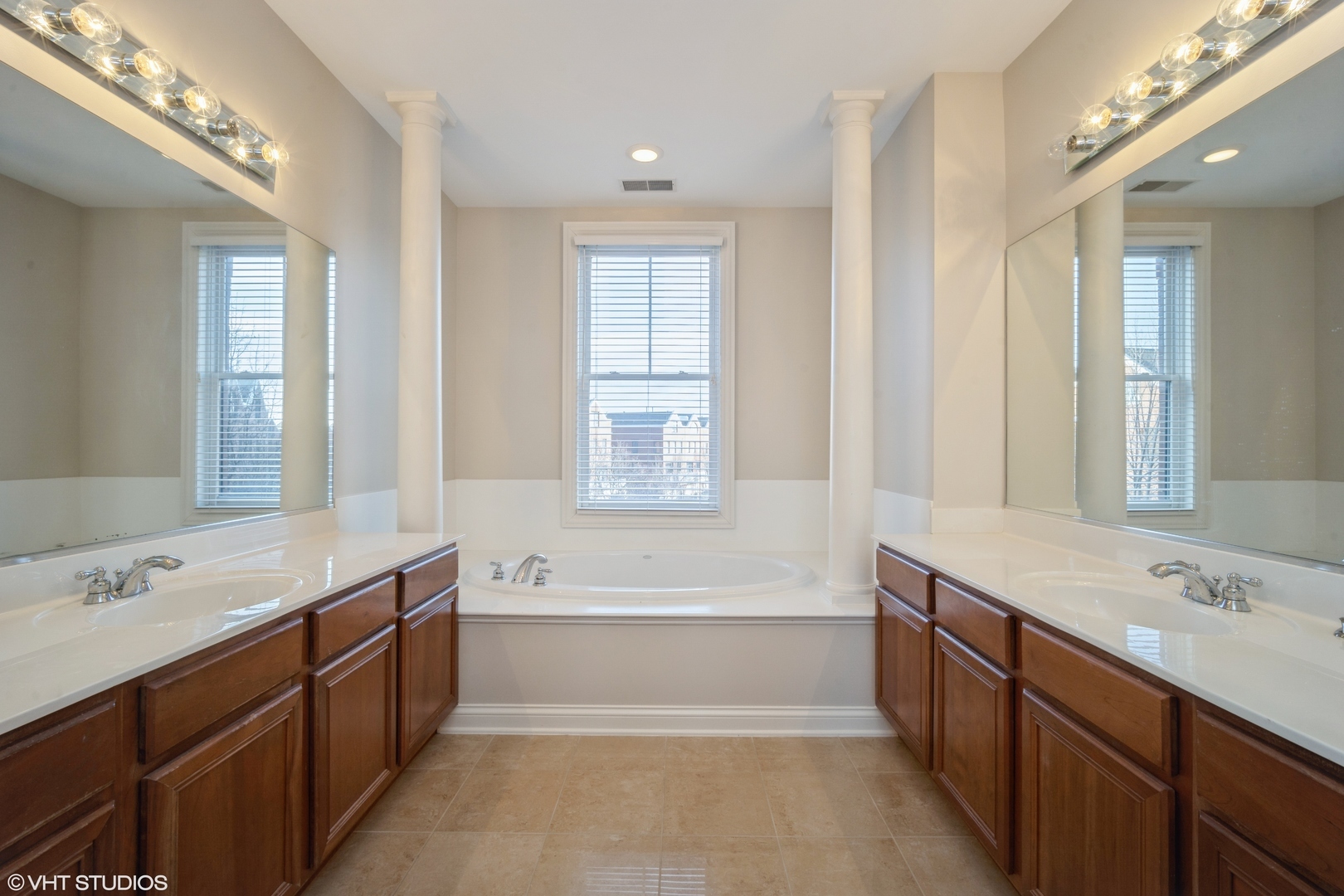 Undisclosed Address Glenview, IL 60026 - Photo 14 of 36 Gallery Image 14