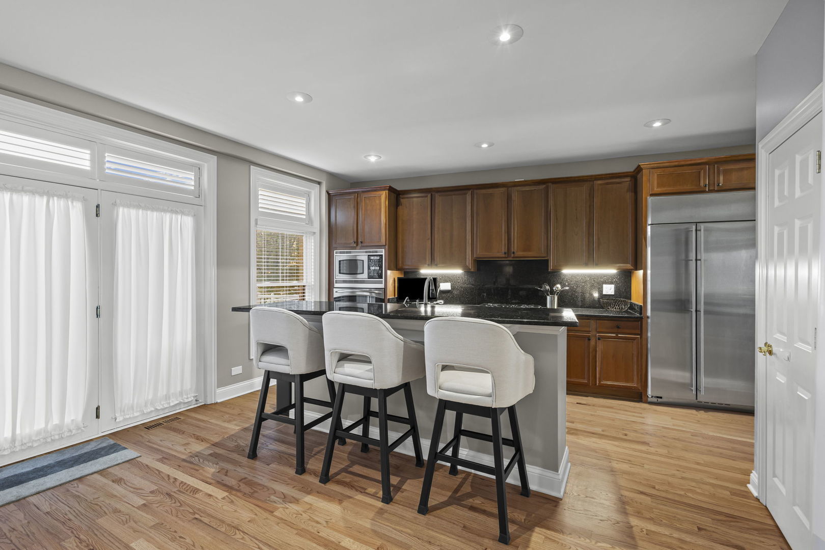 Undisclosed Address Glenview, IL 60026 - Photo 17 of 36 Gallery Image 17