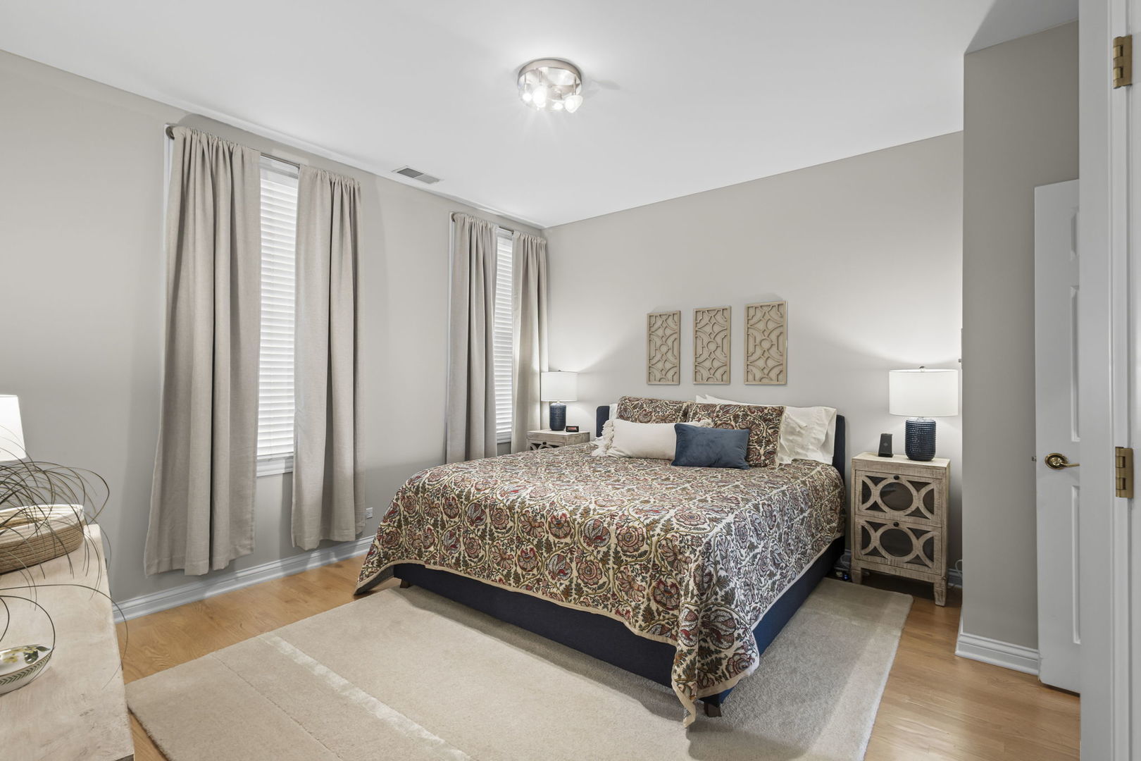 Undisclosed Address Glenview, IL 60026 - Photo 25 of 36 Gallery Image 25