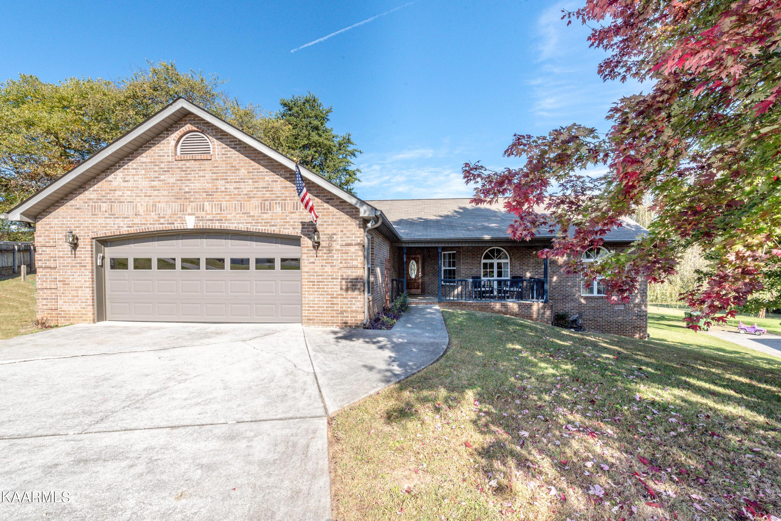602 Brookhollow Trail, Maryville, TN 37804 Compass
