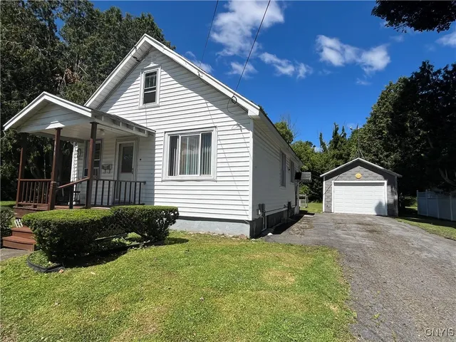 $119,900 | 949 Hazelhurst Avenue, Utica, NY 13502