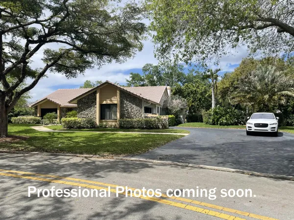 $839,900 | 9127 Northwest 51st Place, Coral Springs, FL 33067