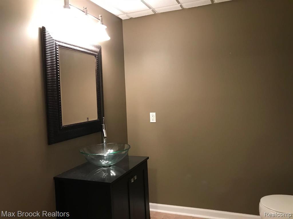 30389 Bradmore Road Warren, MI 48092 - Photo 19 of 22