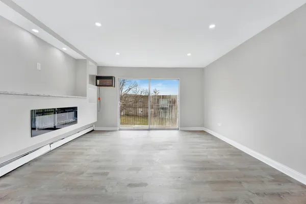 $1,675 | 121 West 63rd Street, Unit D203, Westmont, IL 60559