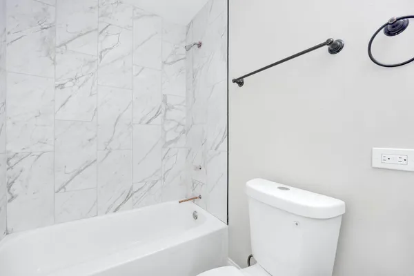 $1,675 | 121 West 63rd Street, Unit D203, Westmont, IL 60559