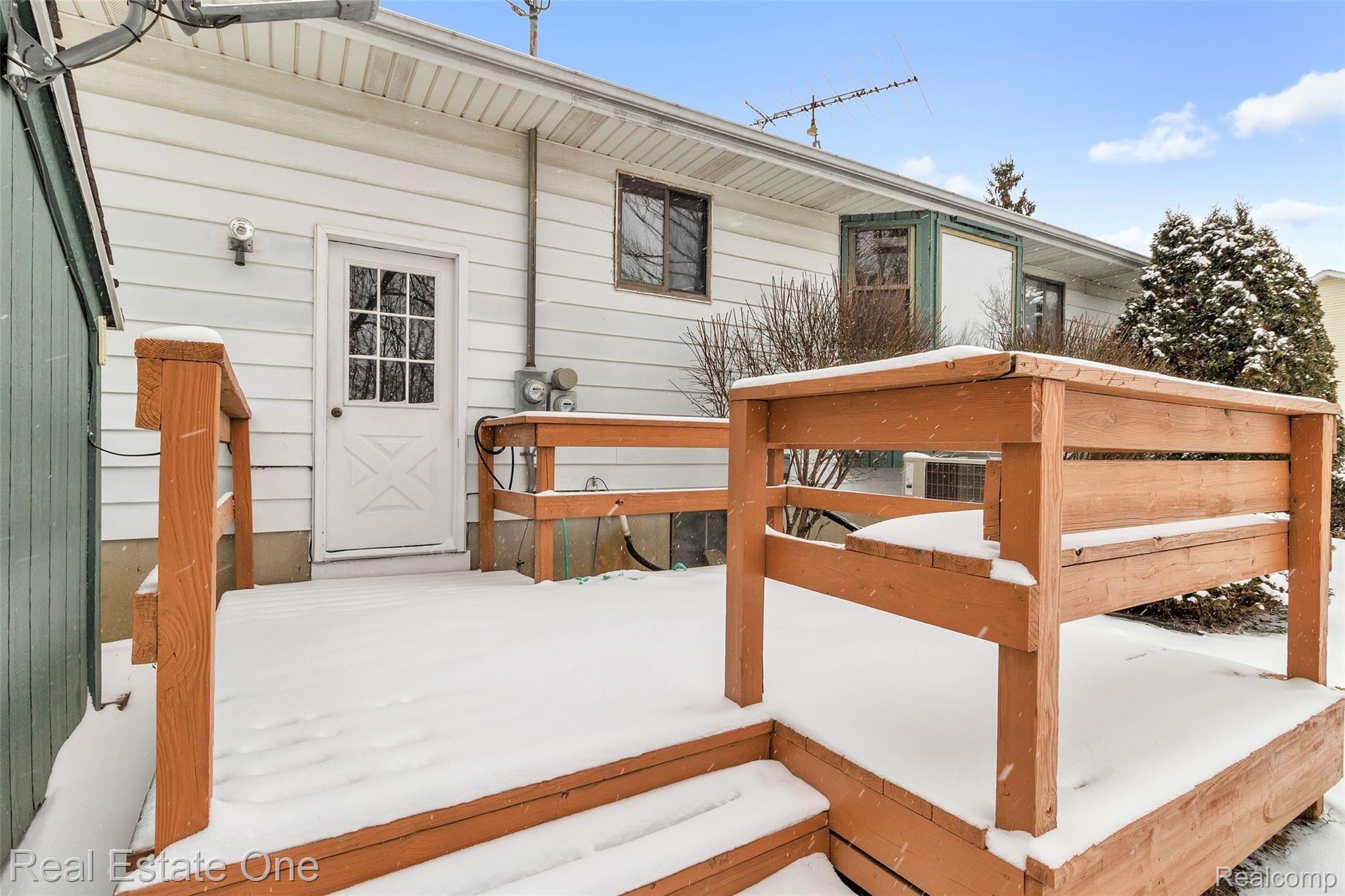1629 North Nicholson Road Fowlerville, MI 48836 - Photo 26 of 29 37-1629-N-Nicholson-Rd-WindowStill-Real-Estate-Photography-37.jpg