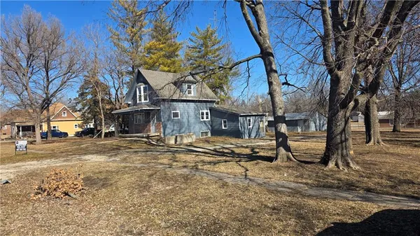 $199,999 | 325 Monroe Street, Pomona, KS 66076