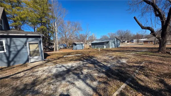 $199,999 | 325 Monroe Street, Pomona, KS 66076