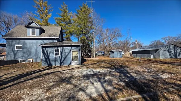 $199,999 | 325 Monroe Street, Pomona, KS 66076
