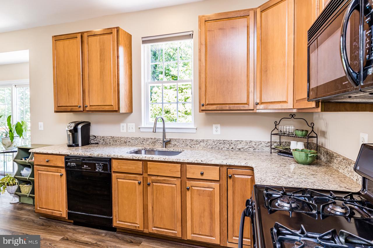 3931 Hunter Road Ellicott City, MD 21043 - Photo 13 of 50 Brand new Granite Counters
