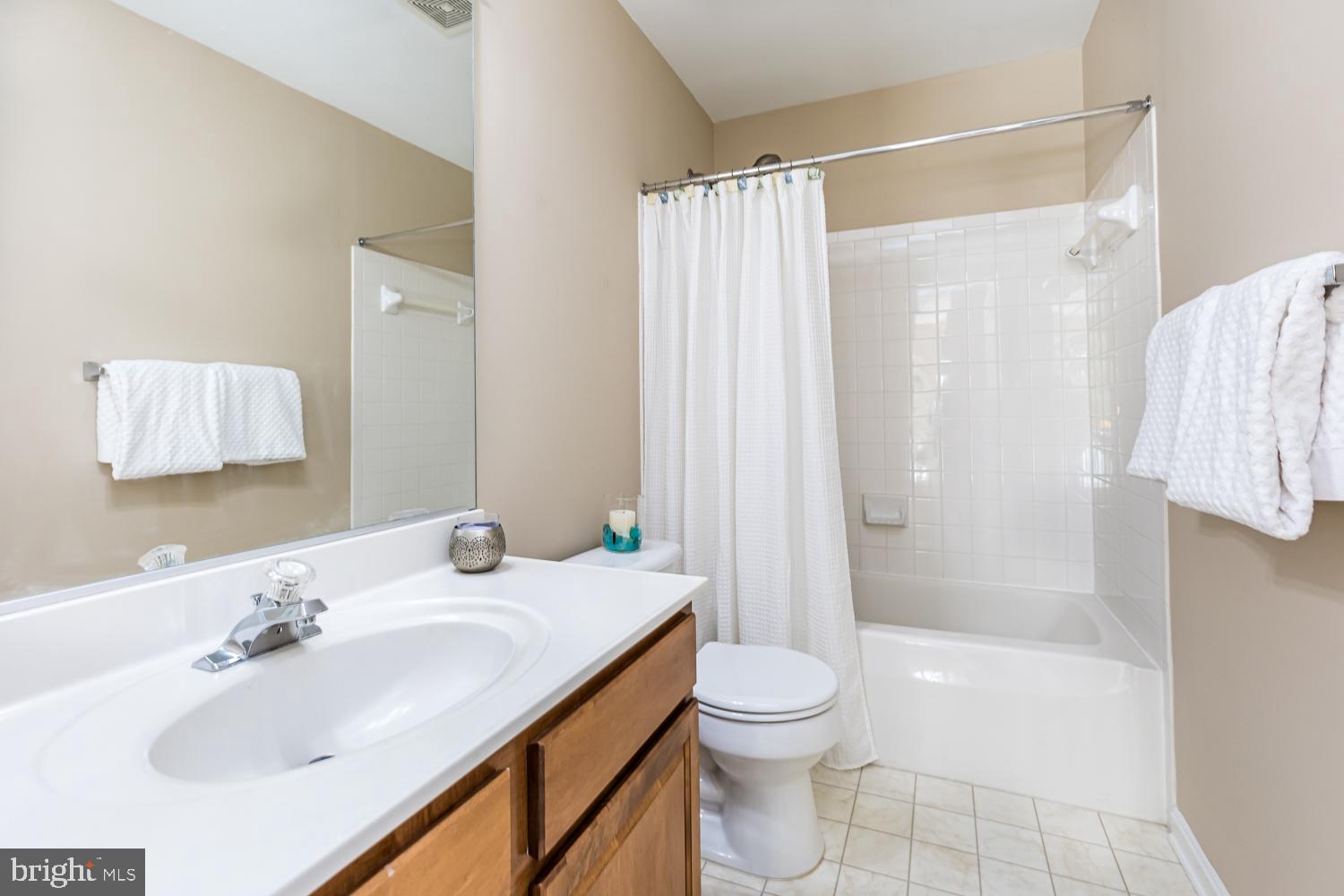 3931 Hunter Road Ellicott City, MD 21043 - Photo 23 of 50 Hall bath