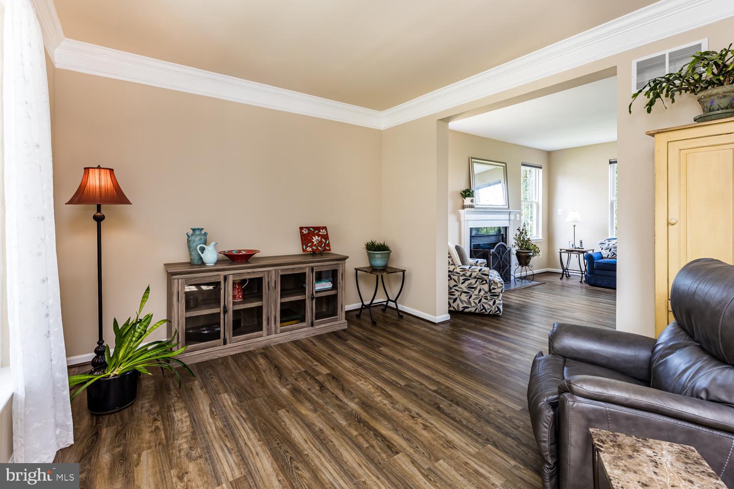 3931 Hunter Road Ellicott City, MD 21043 - Photo 7 of 50 Relax, read or entertain here.