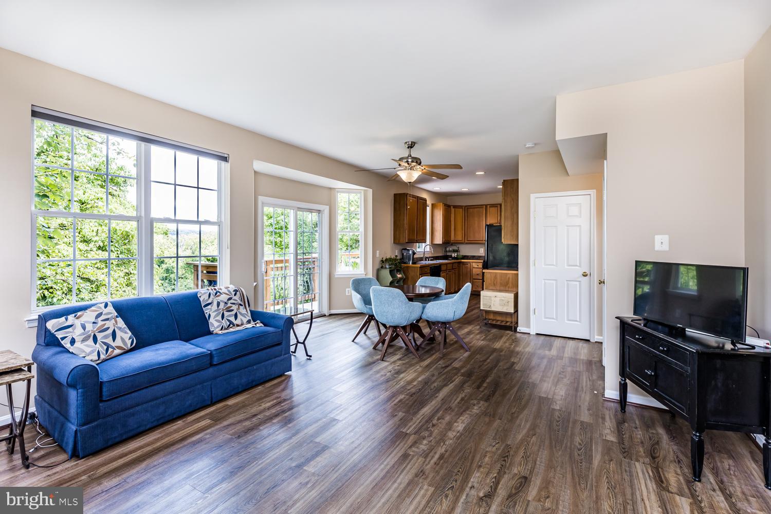 3931 Hunter Road Ellicott City, MD 21043 - Photo 9 of 50 Open and Bright