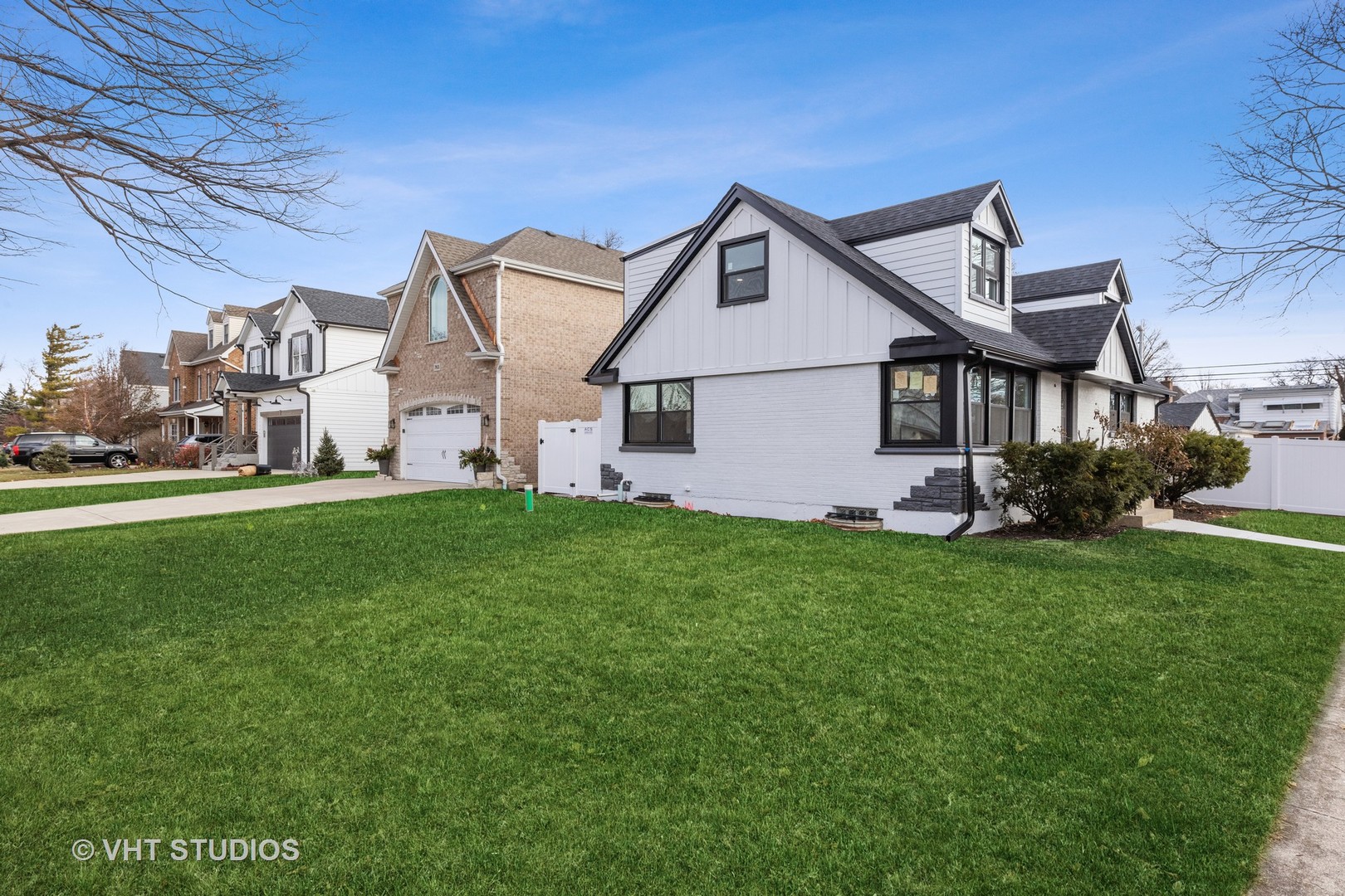 771 Swain Avenue Elmhurst, IL 60126 - Photo 3 of 43 a front view of house with yard and green space