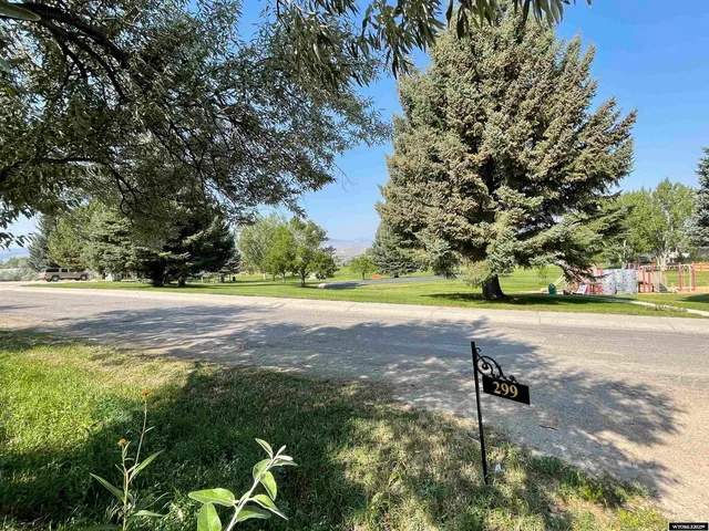 $385,000 | 299 Leedy Drive, Lander, WY 82520