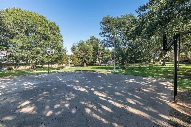 $2,000 | 410 Westview Terrace, Arlington, TX 76013