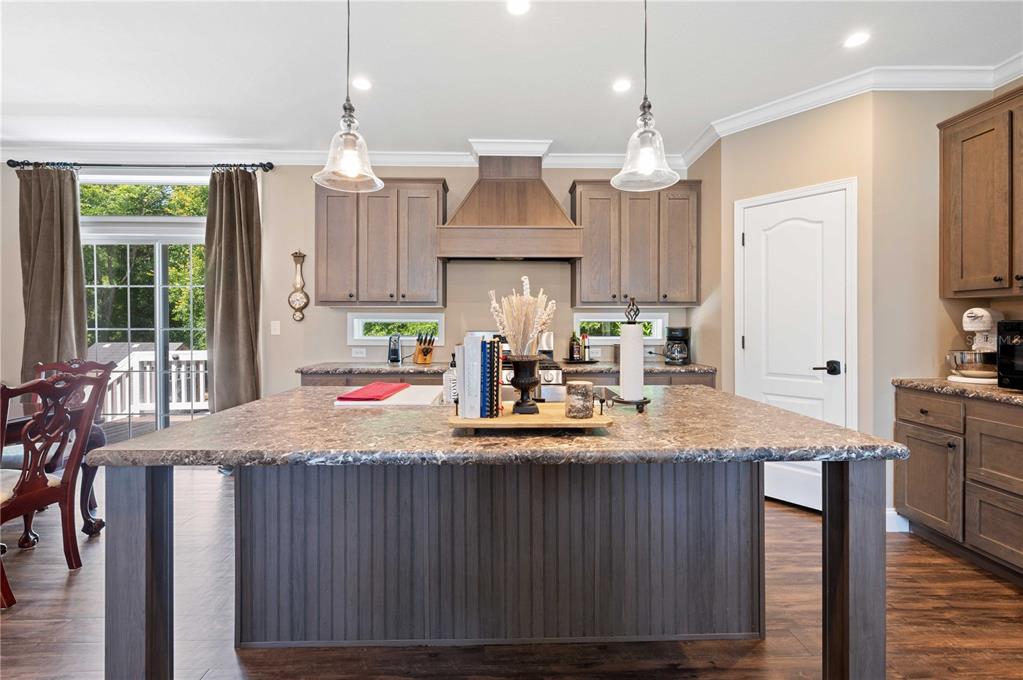 13721 Riada Way Dade City, FL 33525 - Photo 4 of 50 Gallery Image 4