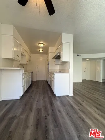 $1,995 | 334 South Gramercy Place, Los Angeles, CA 90020