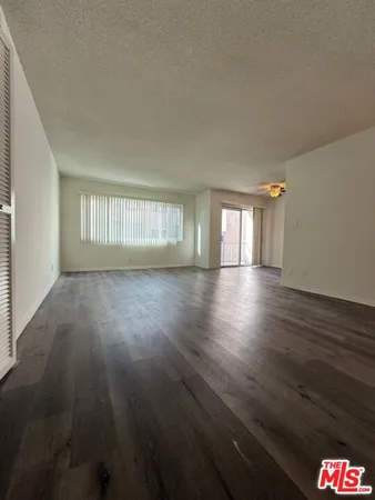 $1,995 | 334 South Gramercy Place, Los Angeles, CA 90020