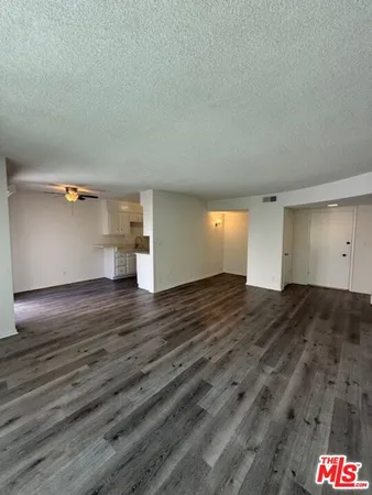 $1,995 | 334 South Gramercy Place, Los Angeles, CA 90020