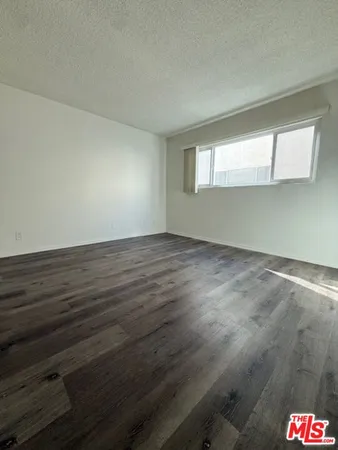 $1,995 | 334 South Gramercy Place, Los Angeles, CA 90020