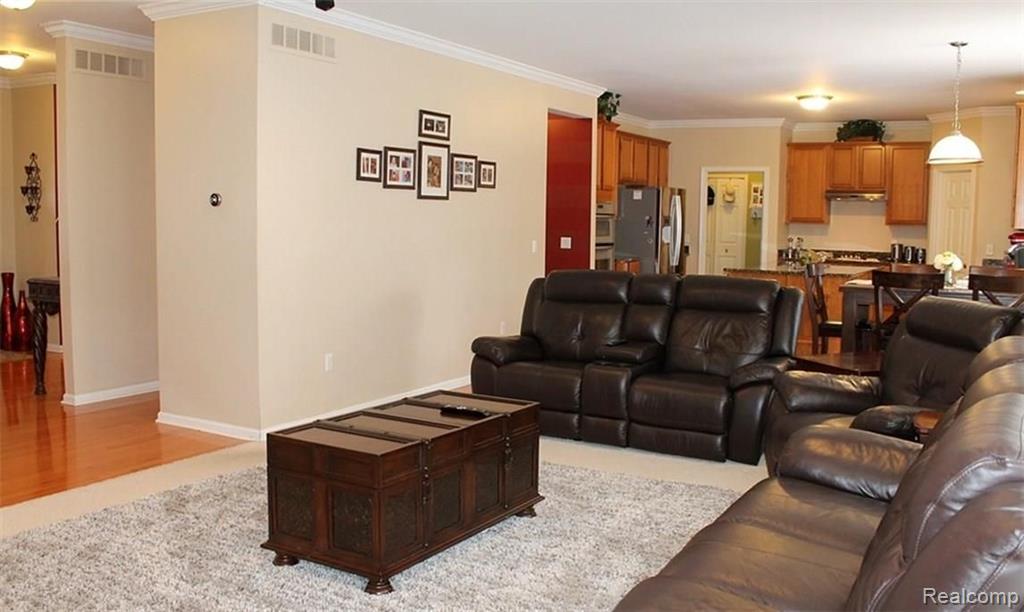 3511 Hogan Circle Rochester Hills, MI 48307 - Photo 13 of 43