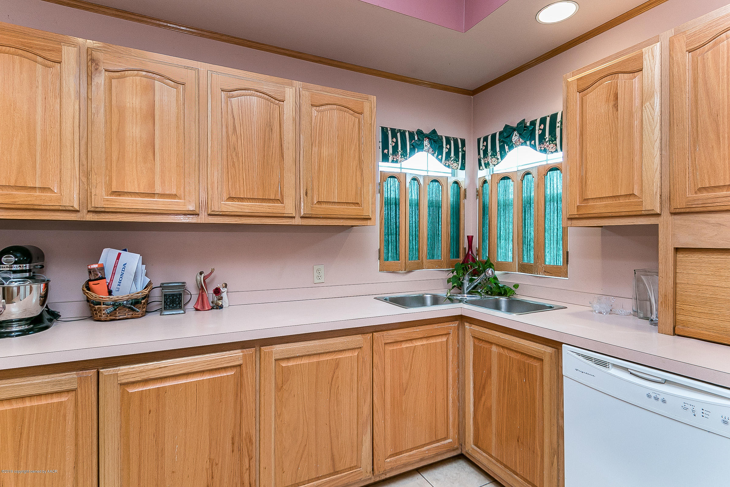 3612 Cline Road Amarillo, TX 79110 - Photo 8 of 15 Kitchen 2