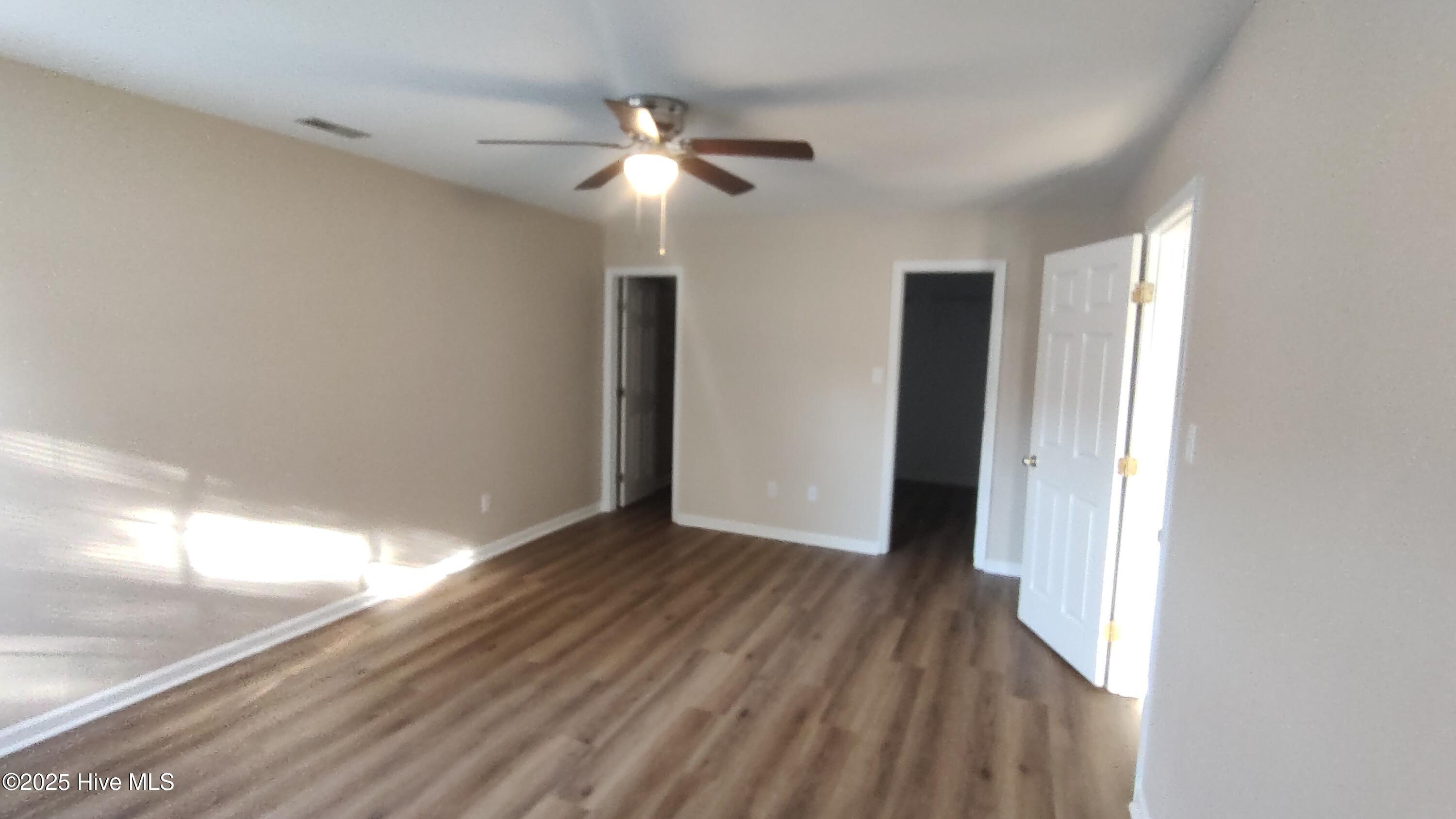 813 South Dogwood Lane Swansboro, NC 28584 - Photo 14 of 21 2025-10-22 16.09.52