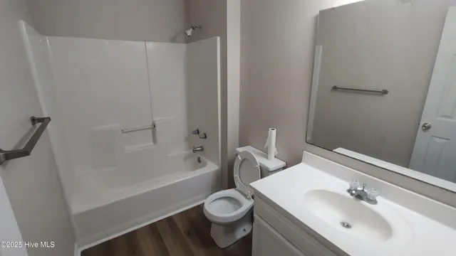 $2,200 | 813 South Dogwood Lane, Swansboro, NC 28584