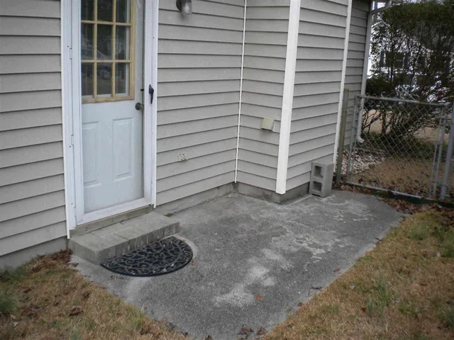 $2,200 | 813 South Dogwood Lane, Swansboro, NC 28584