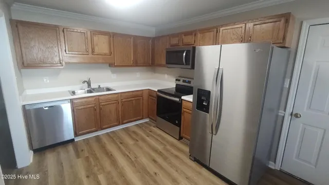 $2,200 | 813 South Dogwood Lane, Swansboro, NC 28584