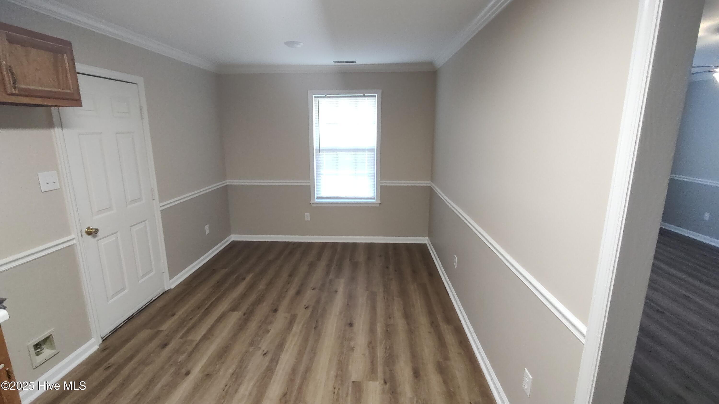 813 South Dogwood Lane Swansboro, NC 28584 - Photo 5 of 21 2025-10-22 16.06.35