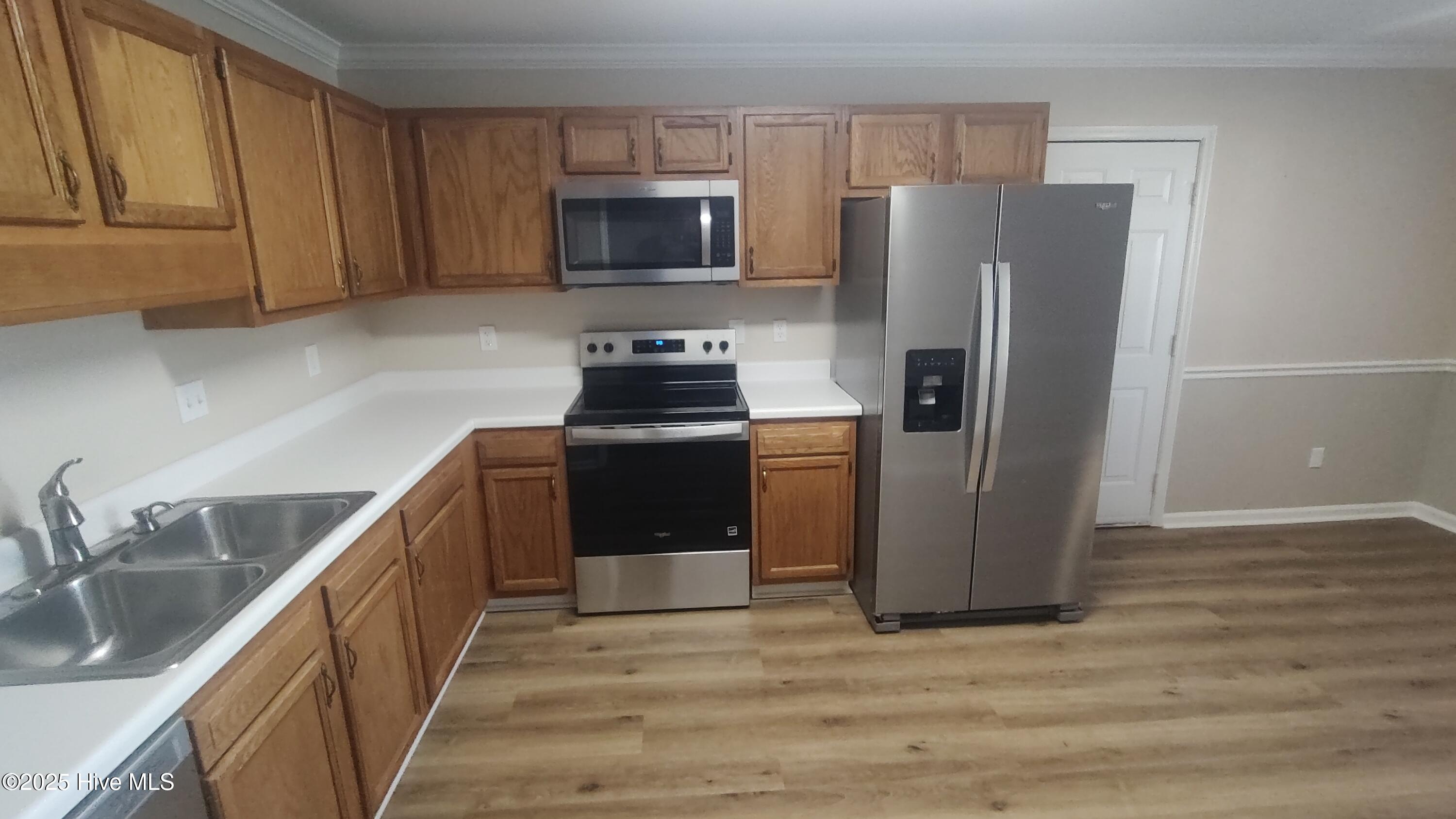 813 South Dogwood Lane Swansboro, NC 28584 - Photo 8 of 21 2025-11-28 14.34.56