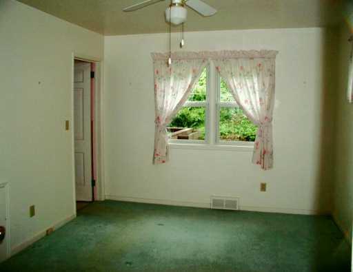226 East Elmhurst Road Green Tree, PA 15220 - Photo 5 of 7 Other.
