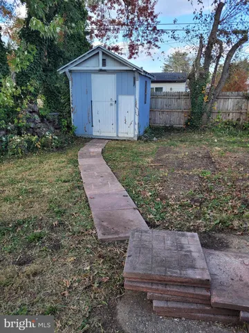 a view of backyard of house